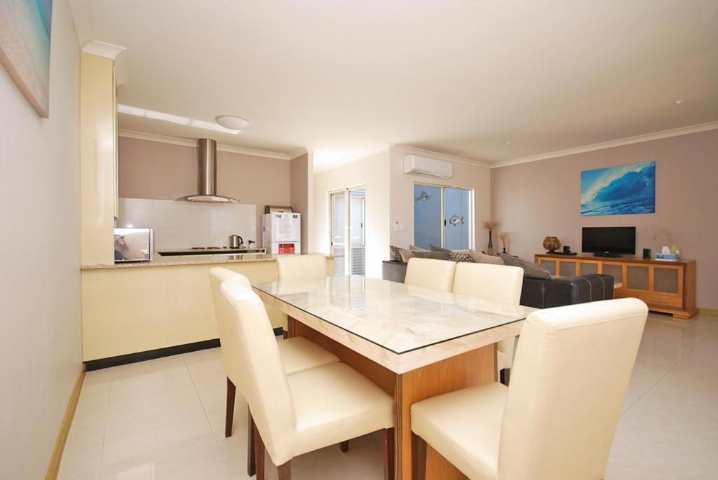 Ocean Breeze Villa Jurien Bay Esterno foto